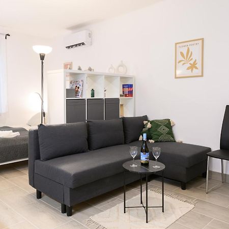 Zentrea Apartman เอ็กเกอร์ ภายนอก รูปภาพ