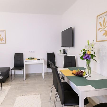 Zentrea Apartman เอ็กเกอร์ ภายนอก รูปภาพ