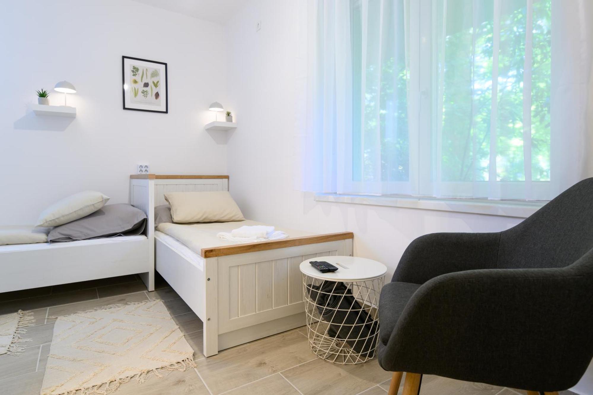 Zentrea Apartman เอ็กเกอร์ ภายนอก รูปภาพ