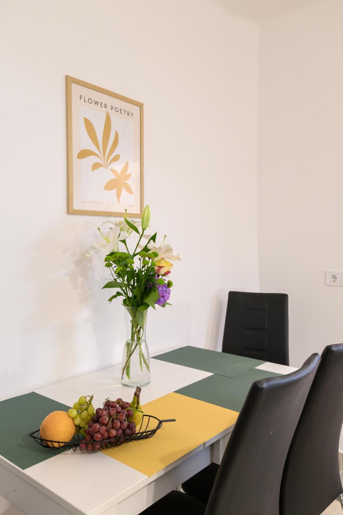 Zentrea Apartman เอ็กเกอร์ ภายนอก รูปภาพ