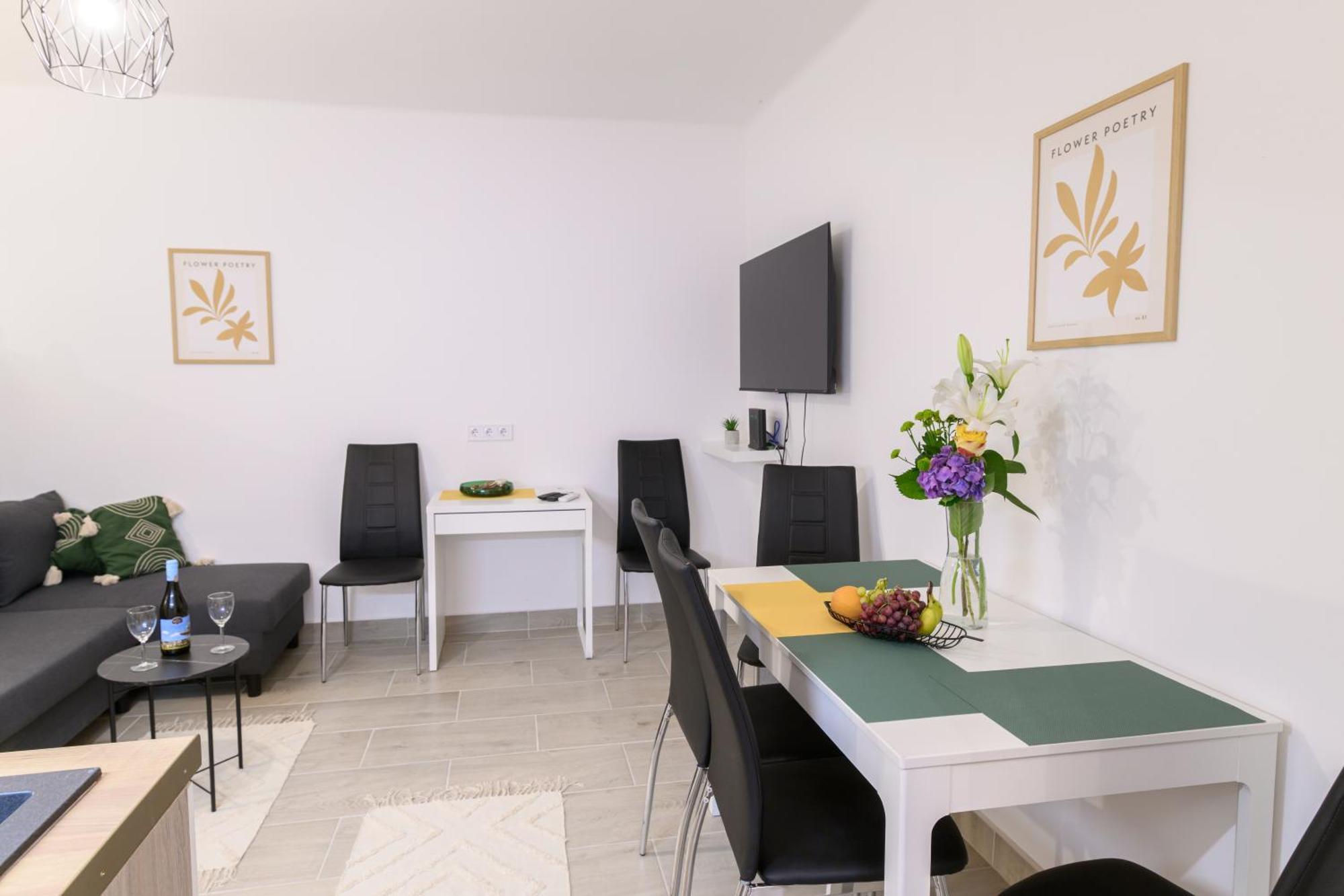 Zentrea Apartman เอ็กเกอร์ ภายนอก รูปภาพ